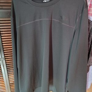 The North Face Flashdry Men's Gray XXL Long Sleeves Pull Over Comfy Sweatshirt